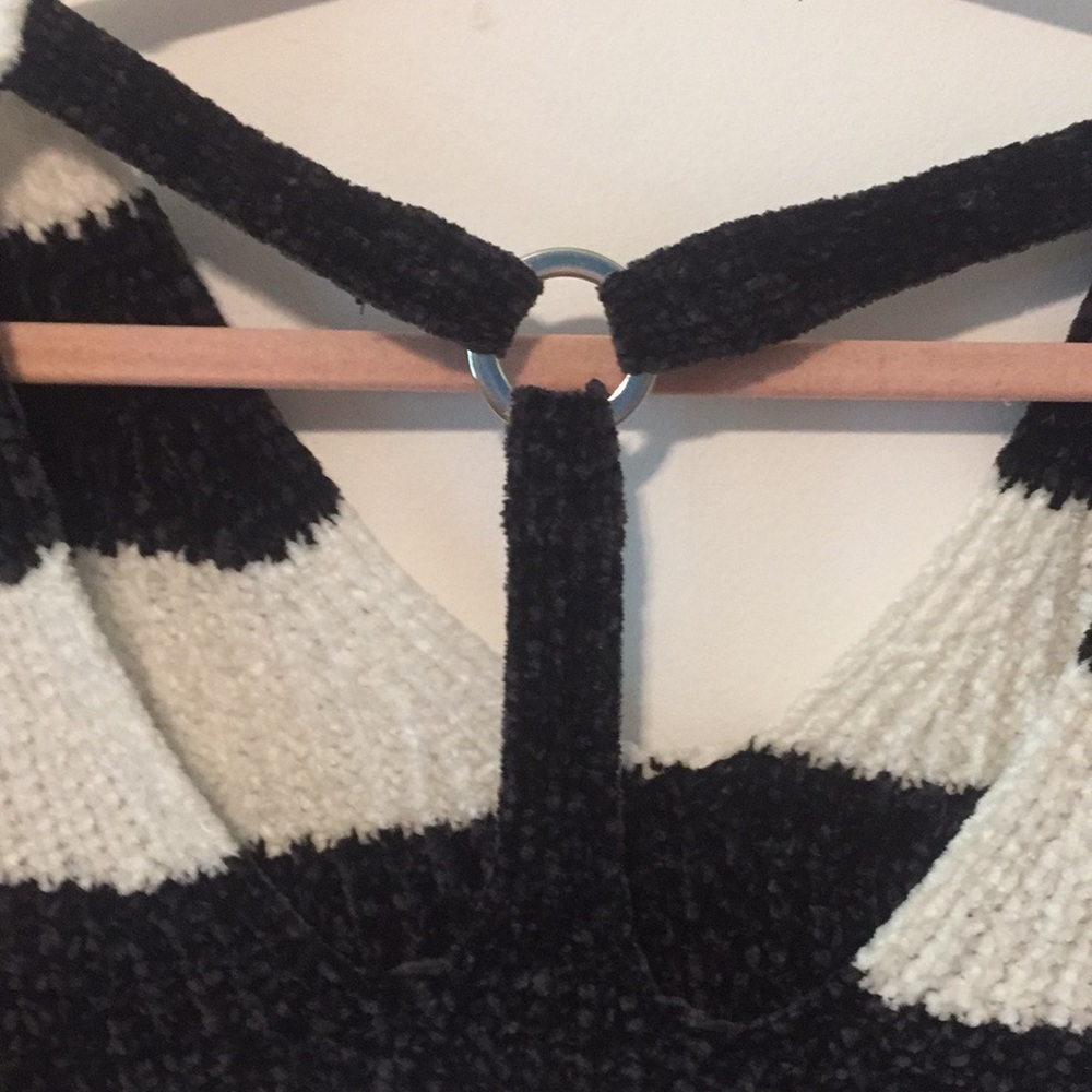 Brand New Black & White Knit Sweater - Picture 4 of 5